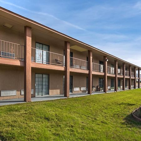Red Roof Inn & Suites Салфер-Спрингс Экстерьер фото